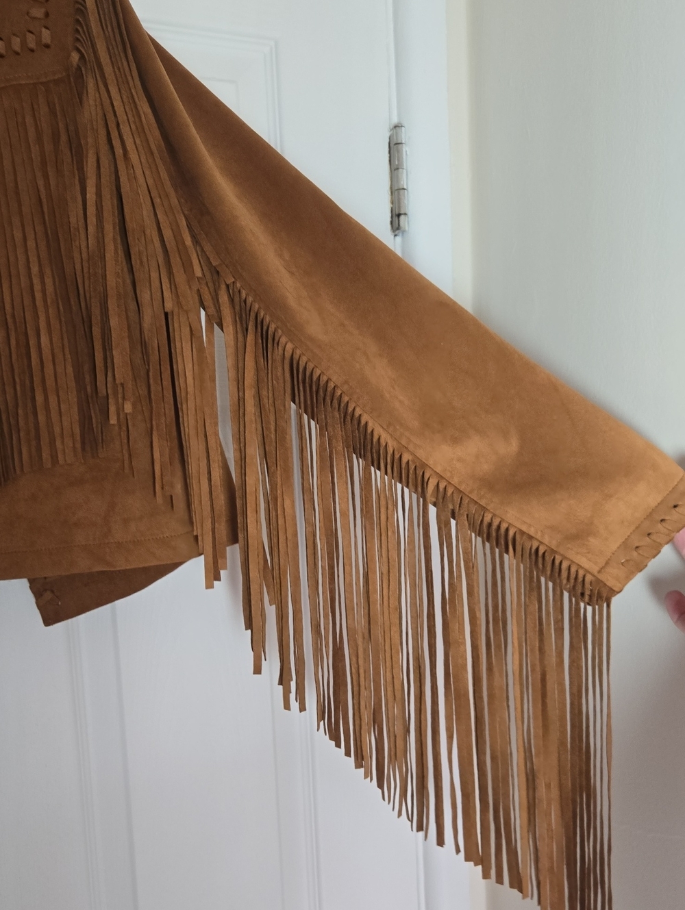 Amaryllis Faux Suede Fringe Jacket M Camel Brown Western Boho Cropped NWT - Picture 8 of 17